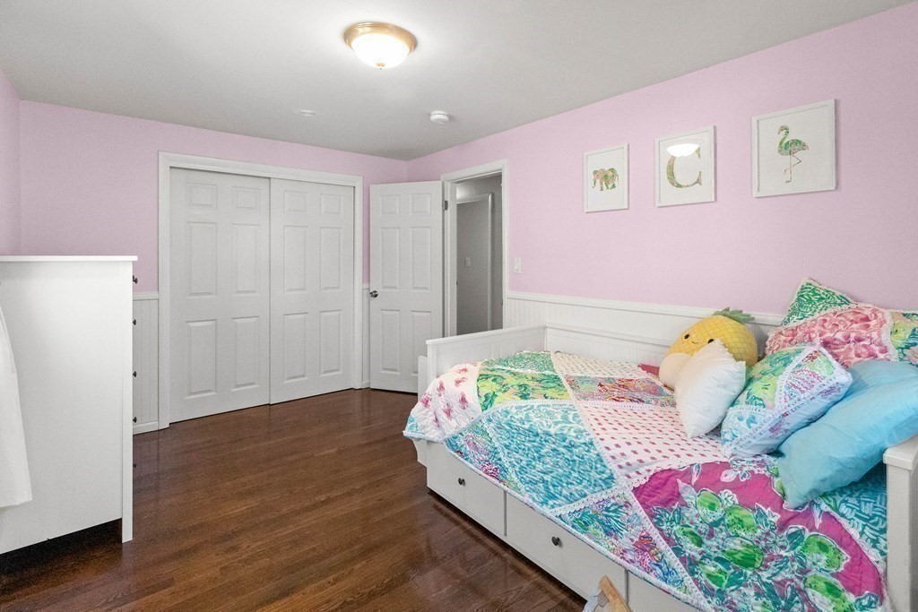16 Oakdale Rd