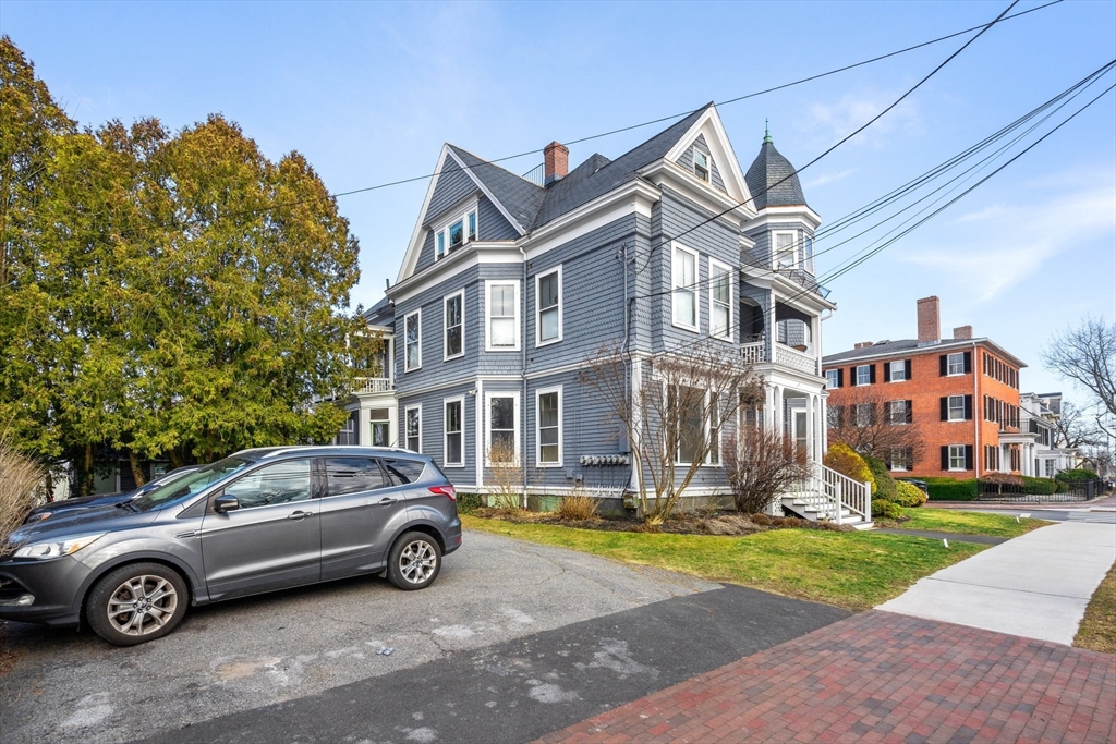 220 High St # 6