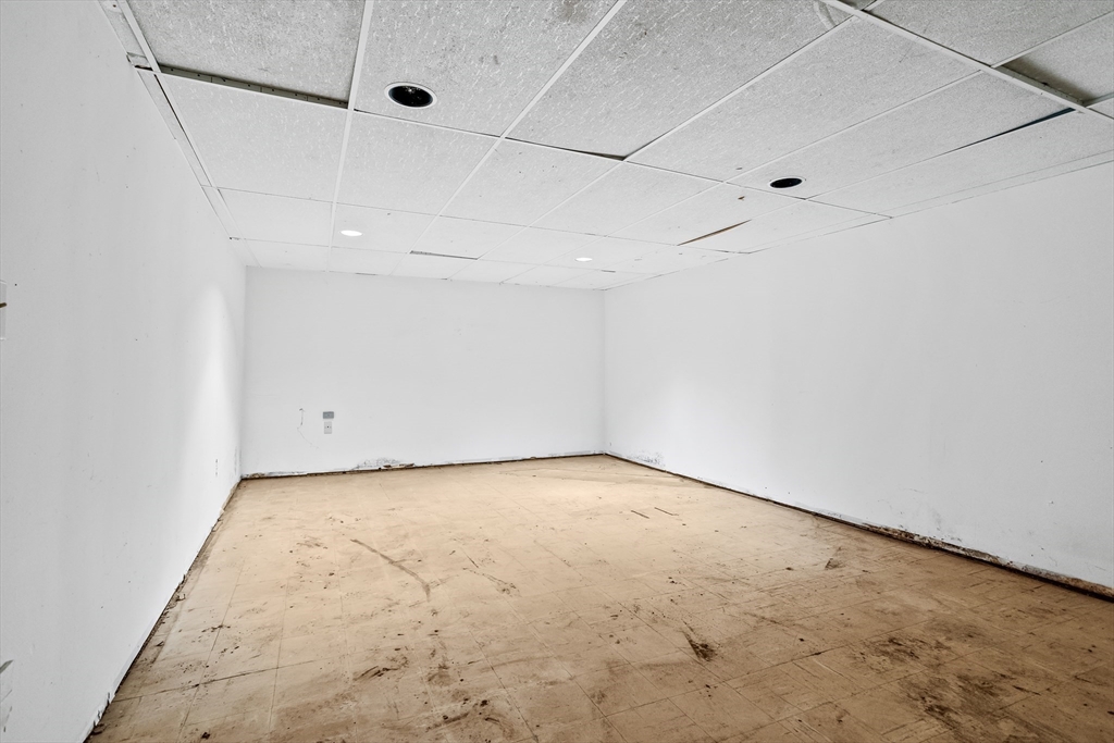 7 Biscayne Drive