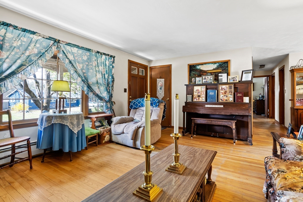 7 Biscayne Drive