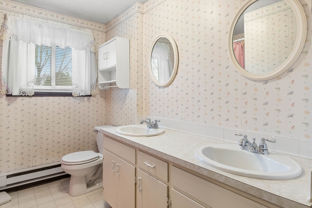 3 Whittier Dr