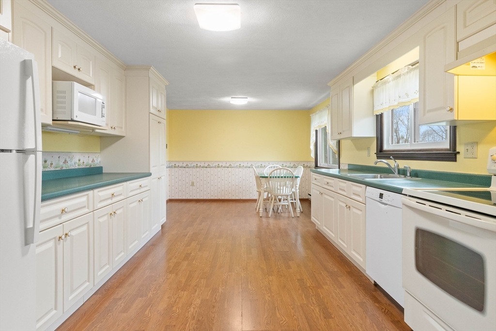 3 Whittier Dr