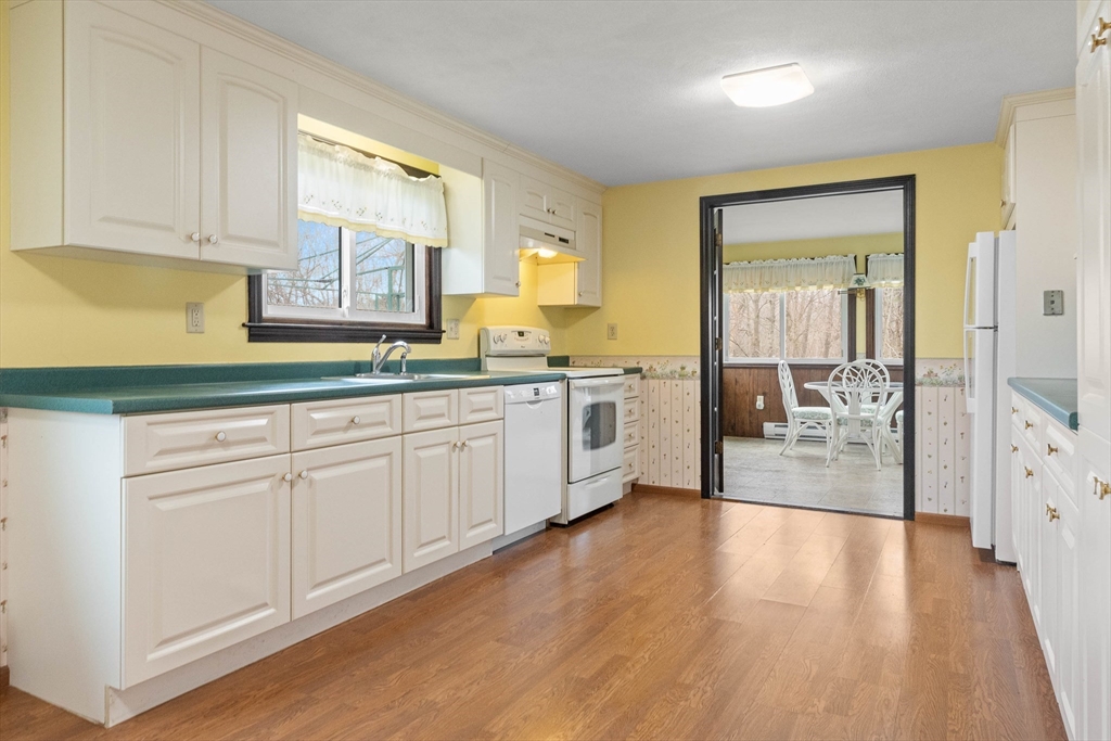 3 Whittier Dr
