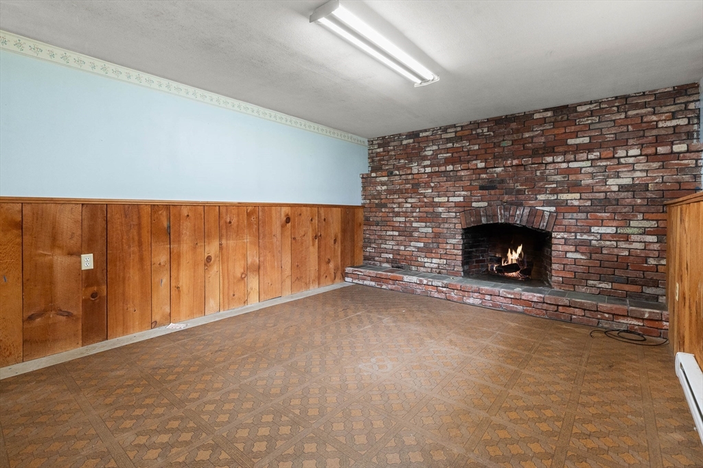 3 Whittier Dr