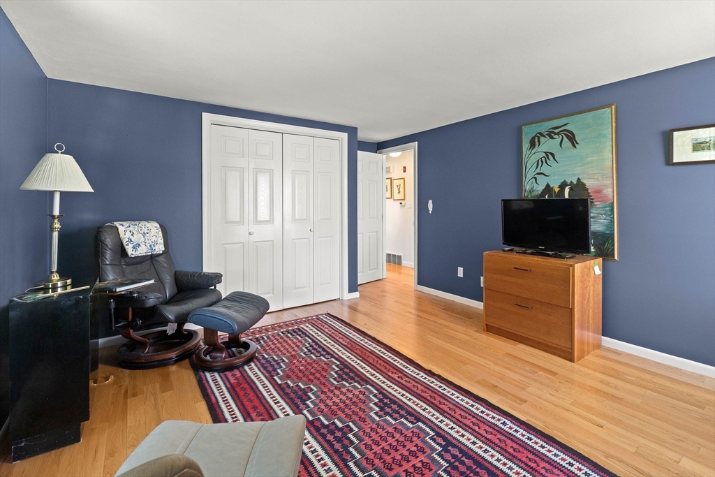 23 S Pond St