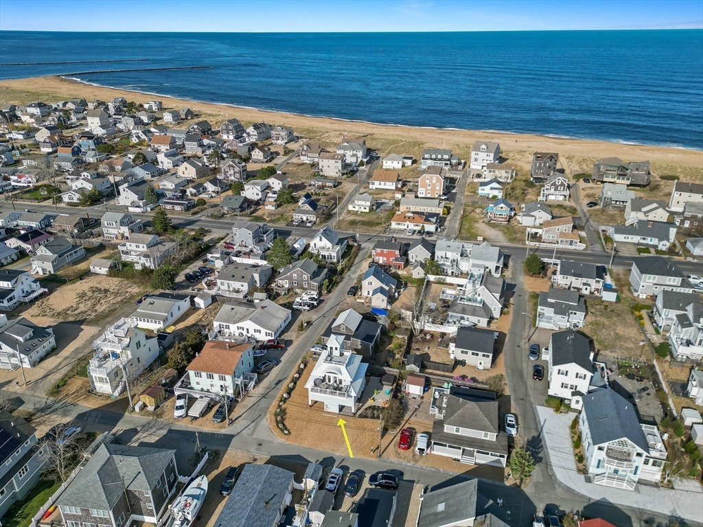 7 48th St
