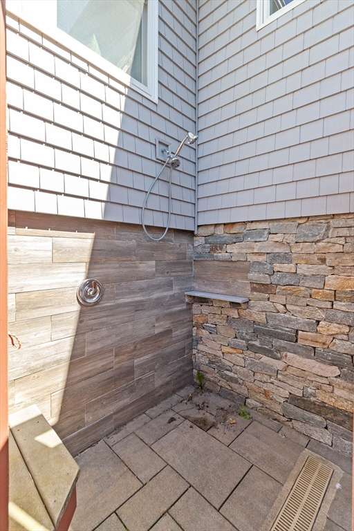 196 High Rd