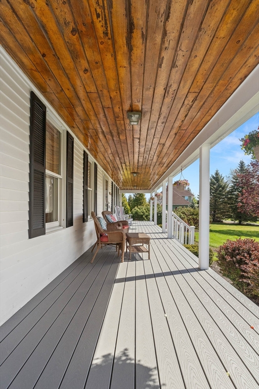 24 Spring Hill Rd
