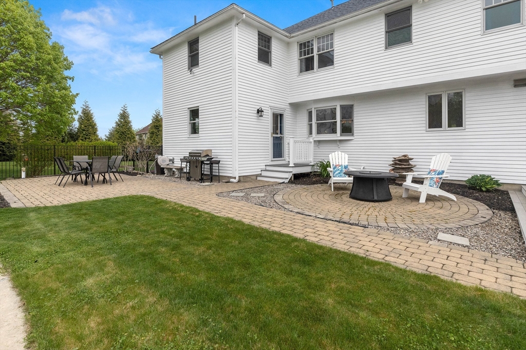 24 Spring Hill Rd