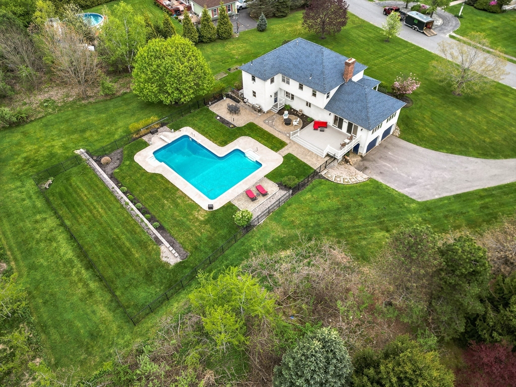 24 Spring Hill Rd