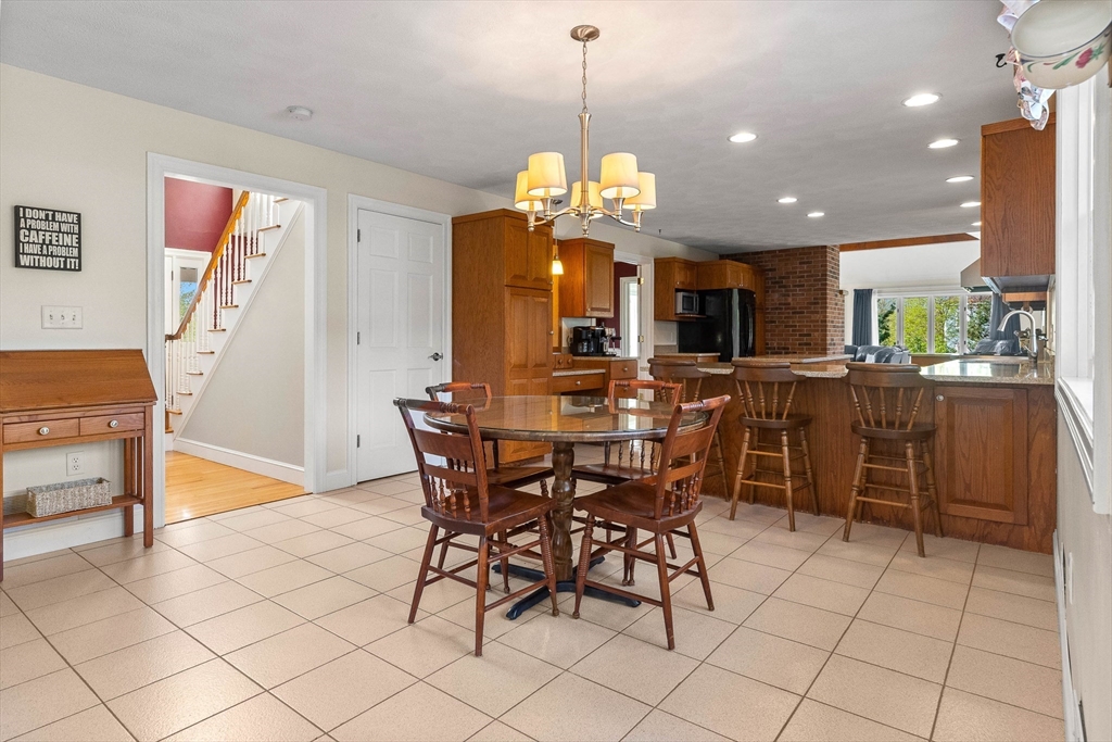 24 Spring Hill Rd