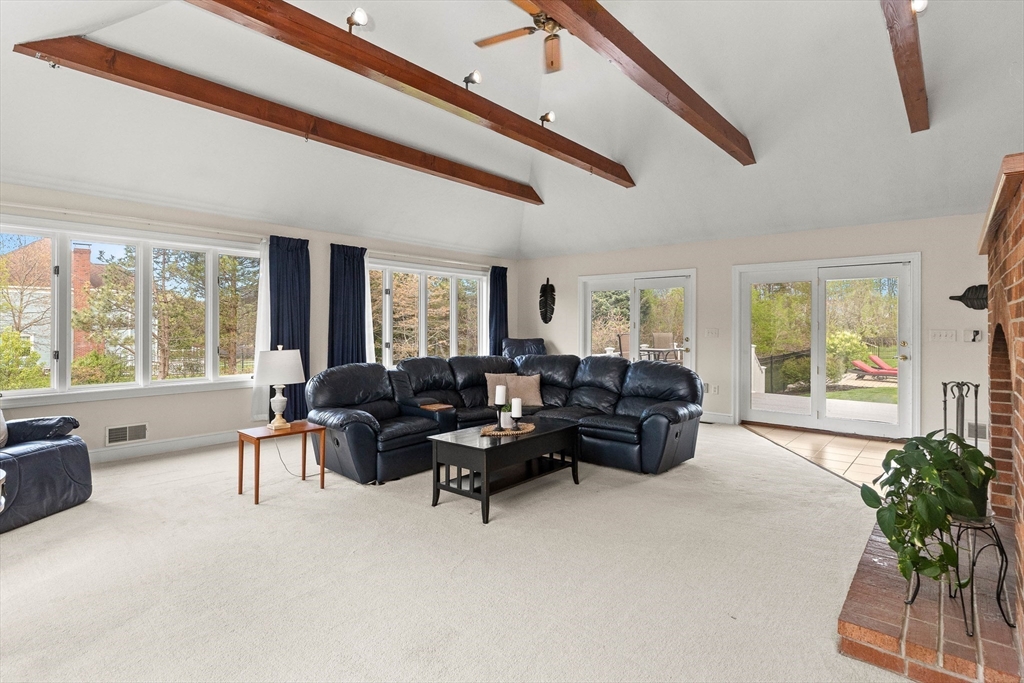 24 Spring Hill Rd