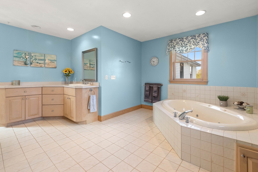 24 Spring Hill Rd