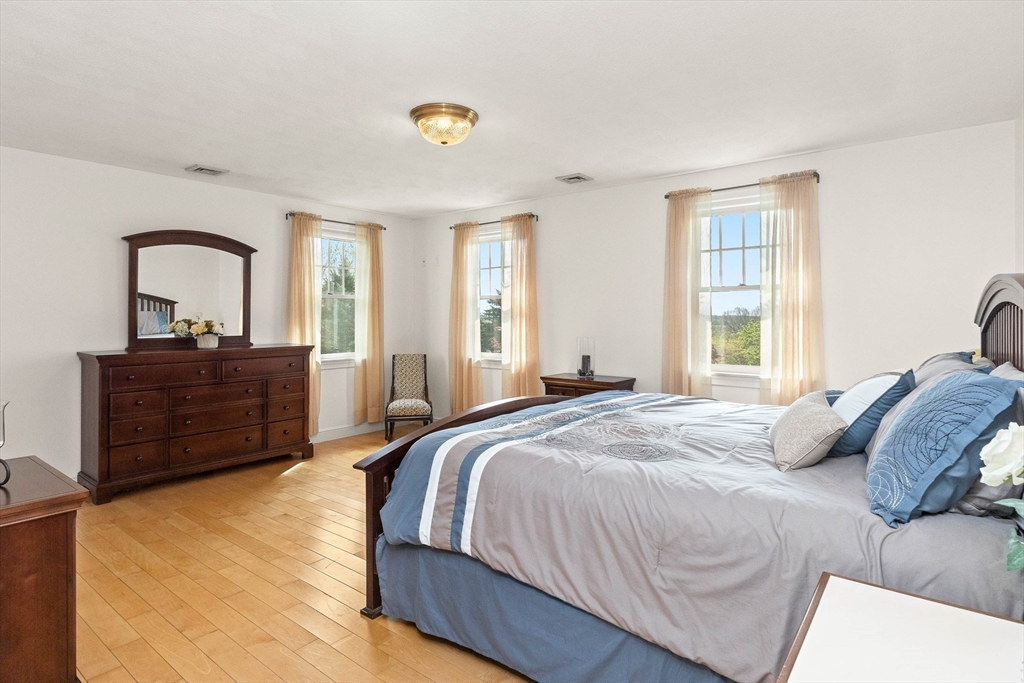 24 Spring Hill Rd