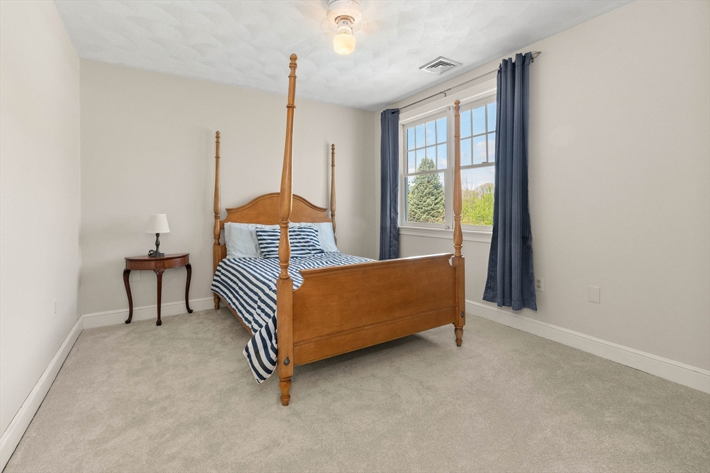 24 Spring Hill Rd