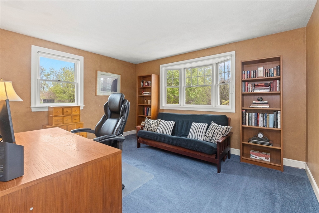 24 Spring Hill Rd