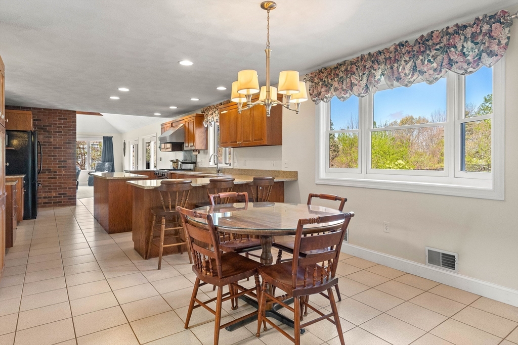 24 Spring Hill Rd
