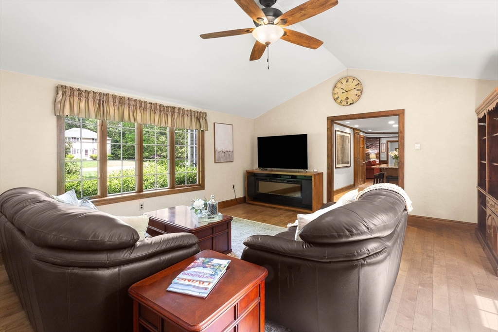 14 Birch Ln