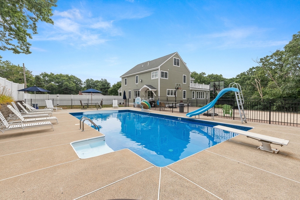 2 Dana Drive
