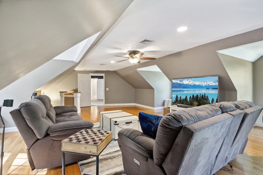 12 Spring Hill Rd