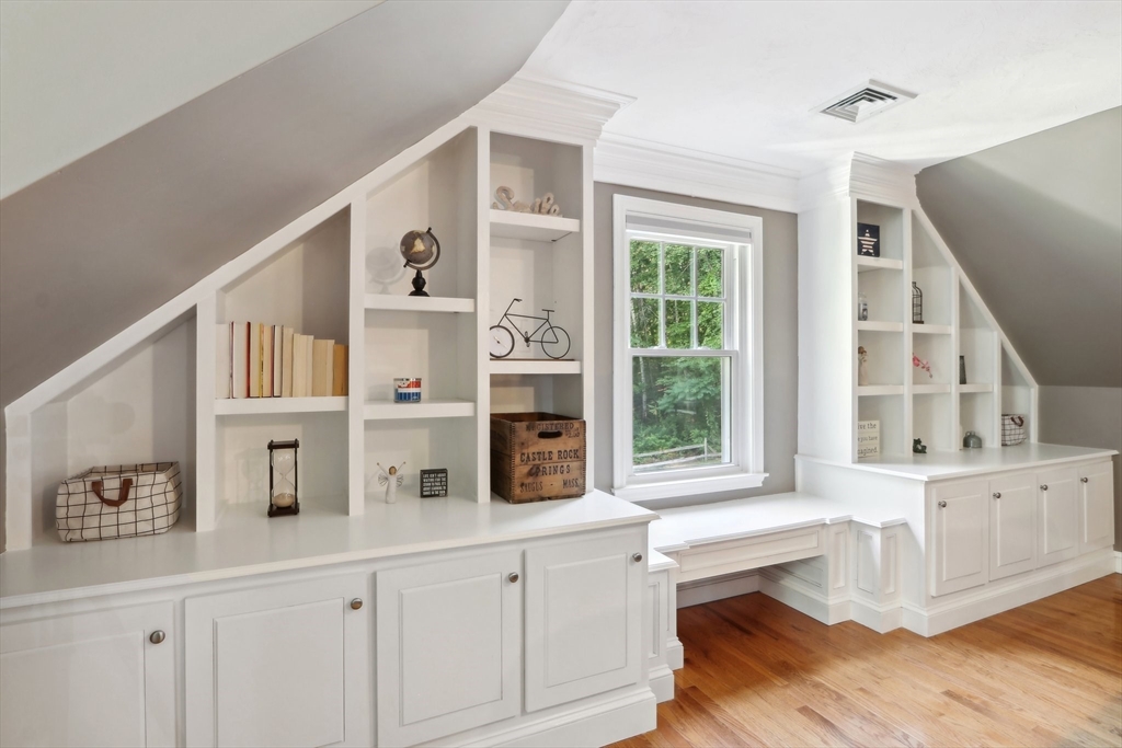 12 Spring Hill Rd