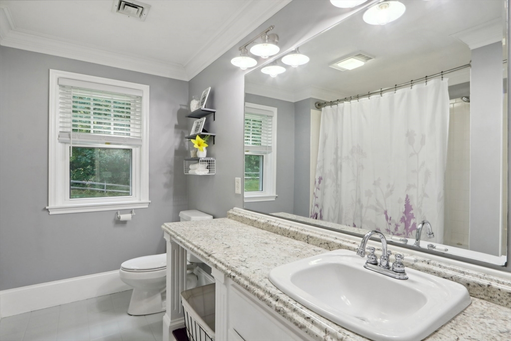 12 Spring Hill Rd
