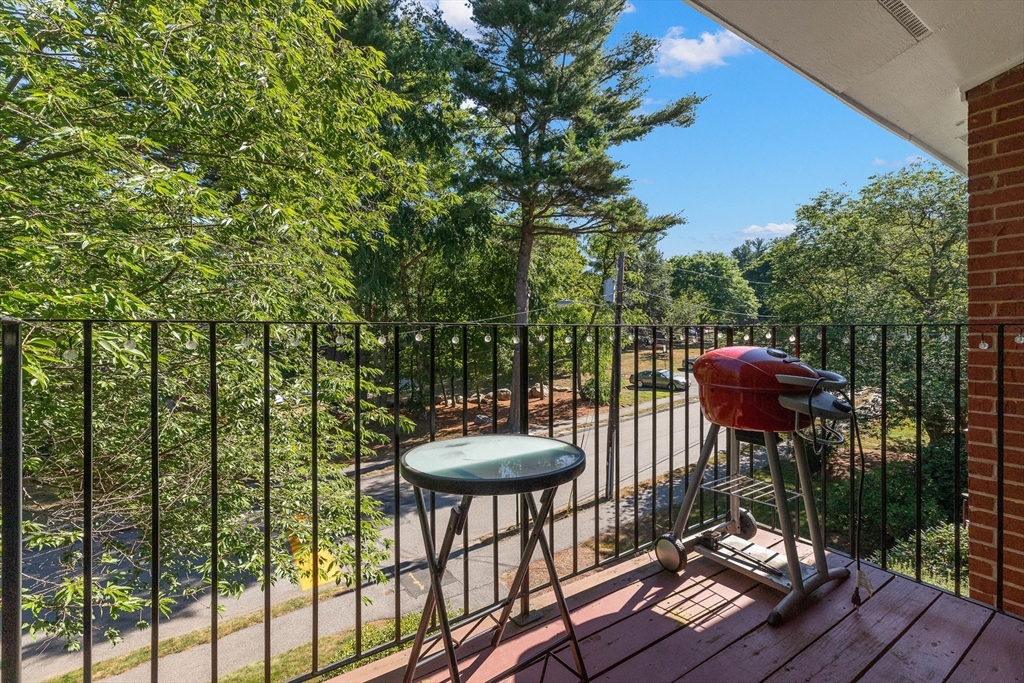 11 Crescent Dr # 10