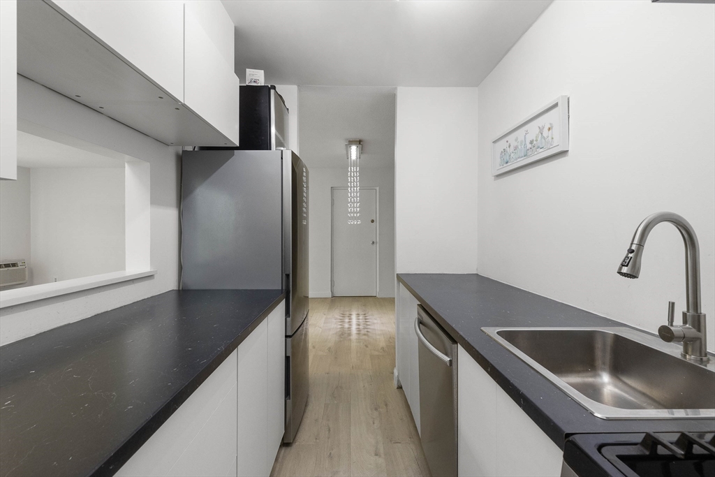 11 Crescent Dr # 10