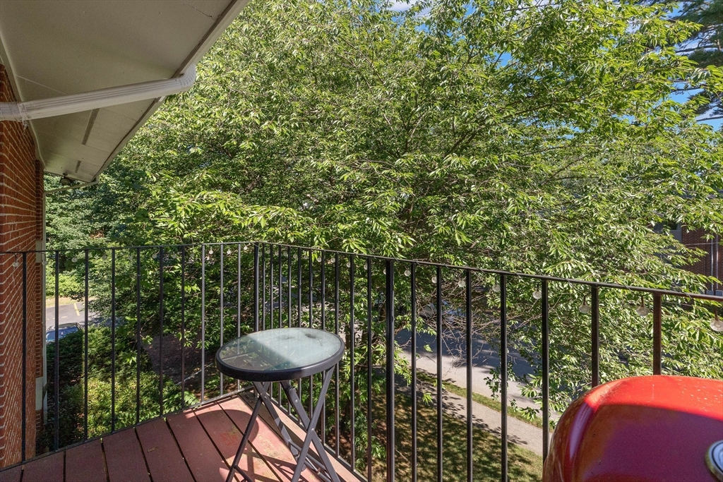 11 Crescent Dr # 10