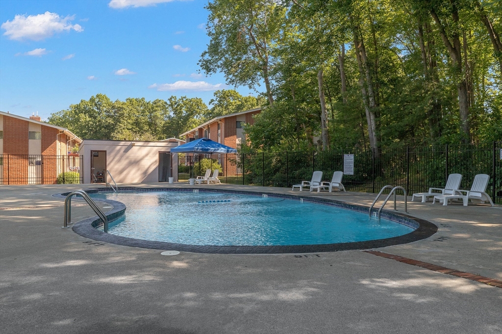 11 Crescent Dr # 10