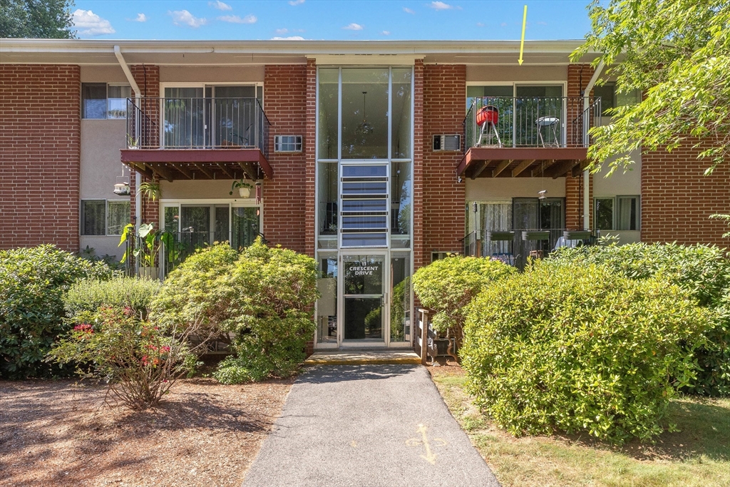 11 Crescent Dr # 10