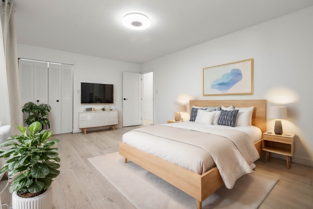 11 Crescent Dr # 10