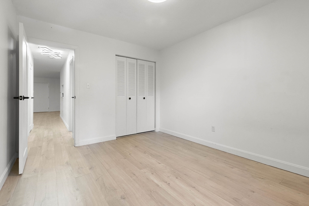 11 Crescent Dr # 10