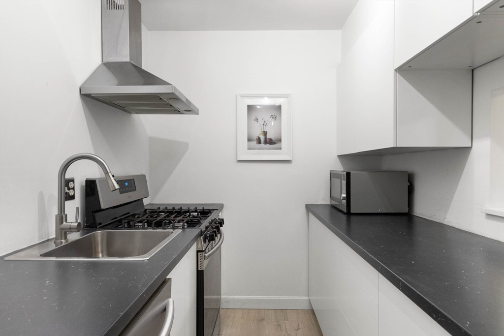 11 Crescent Dr # 10