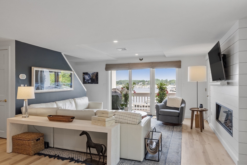 126 Merrimac St # 62