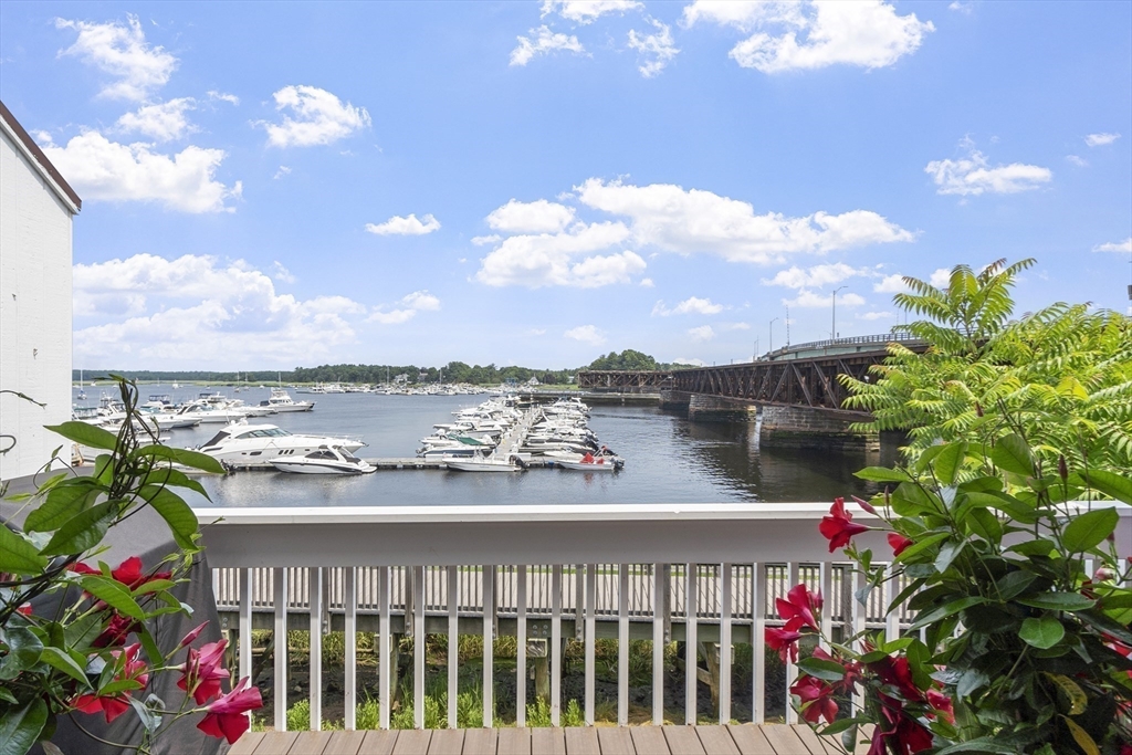 126 Merrimac St # 62
