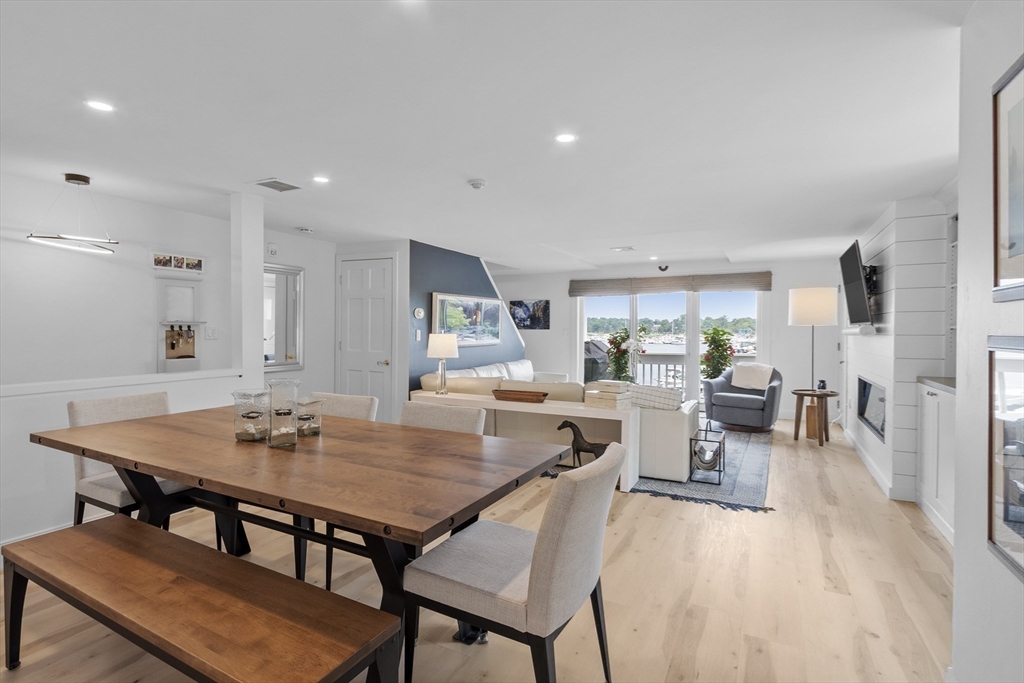 126 Merrimac St # 62
