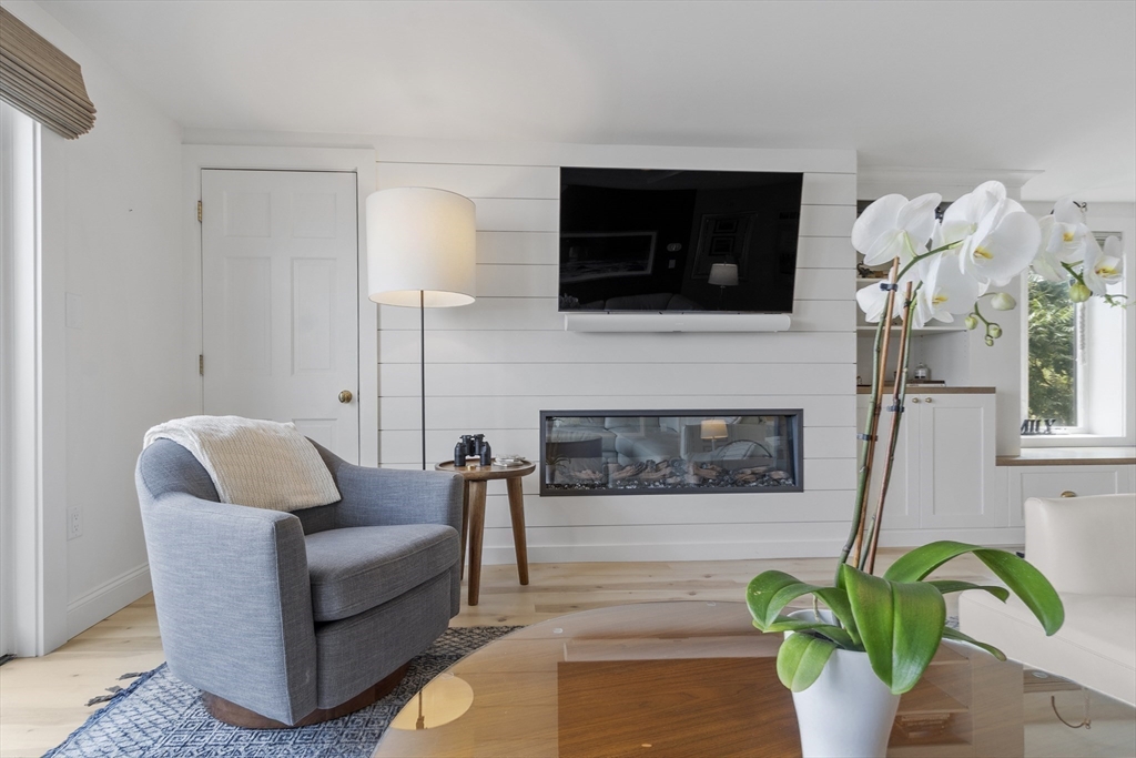 126 Merrimac St # 62