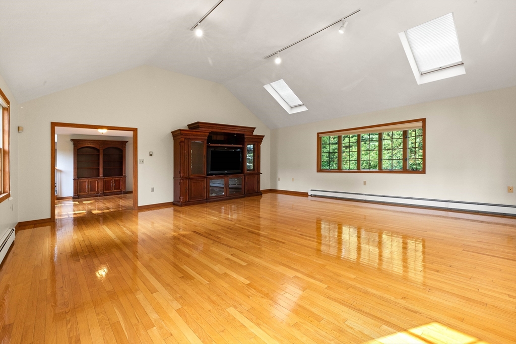 5 Rocky Woods Rd