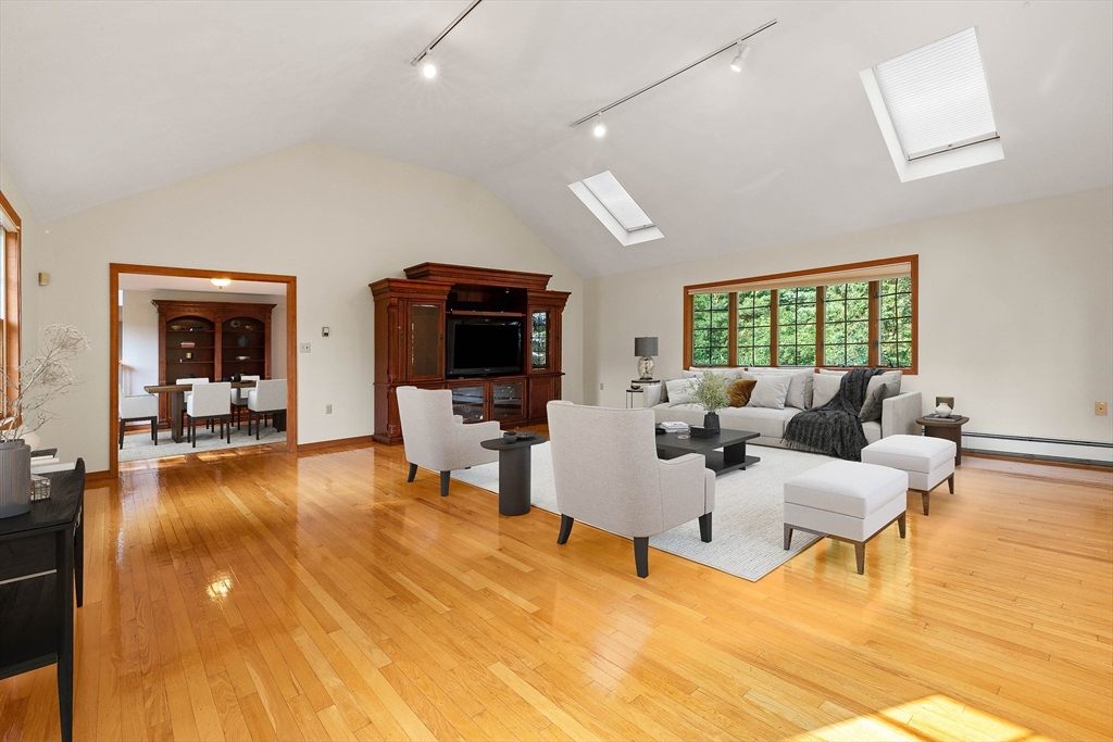 5 Rocky Woods Rd