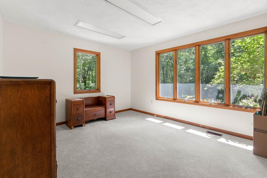 18 Donovan Dr