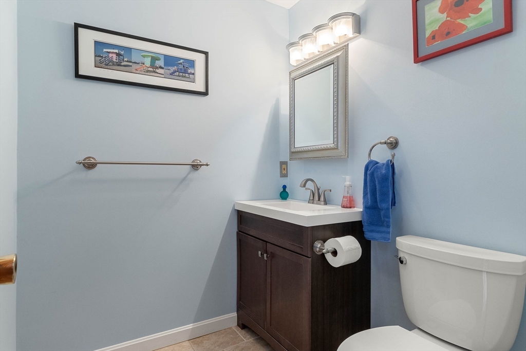 18 Donovan Dr