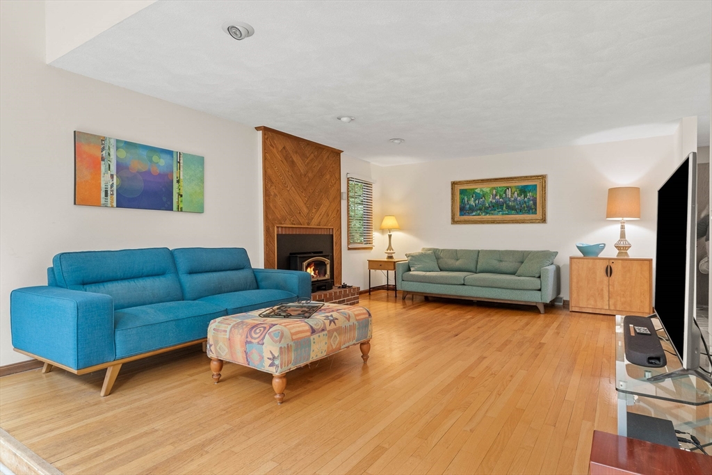 18 Donovan Dr