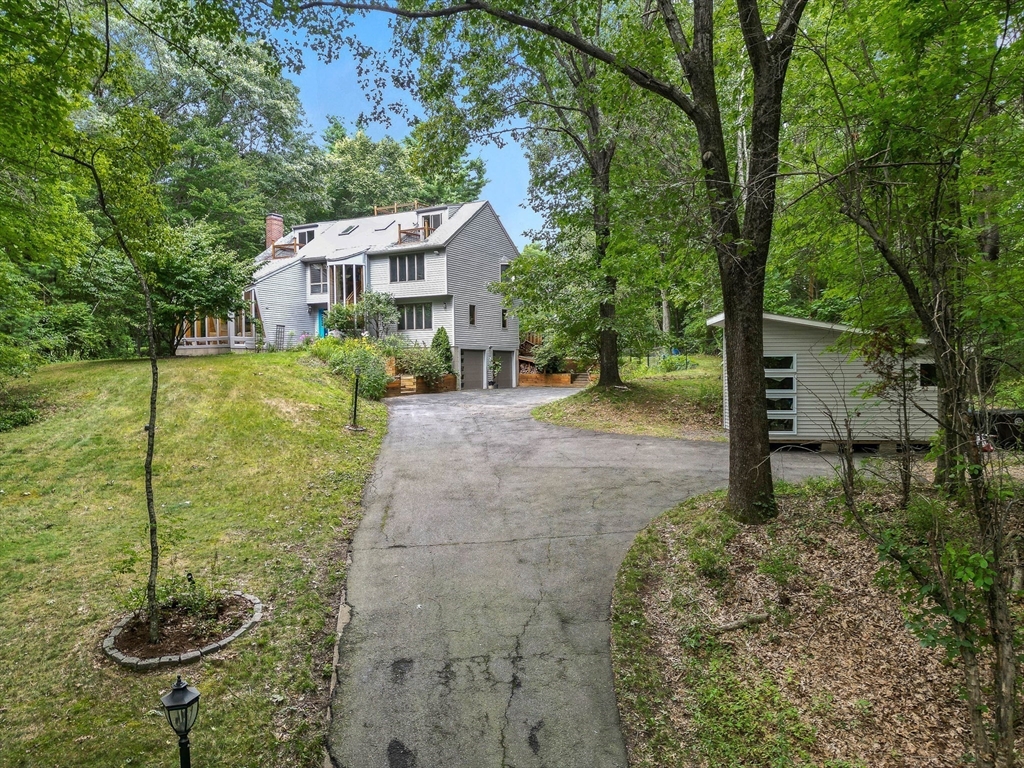 18 Donovan Dr