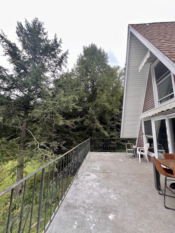 296 River Rd