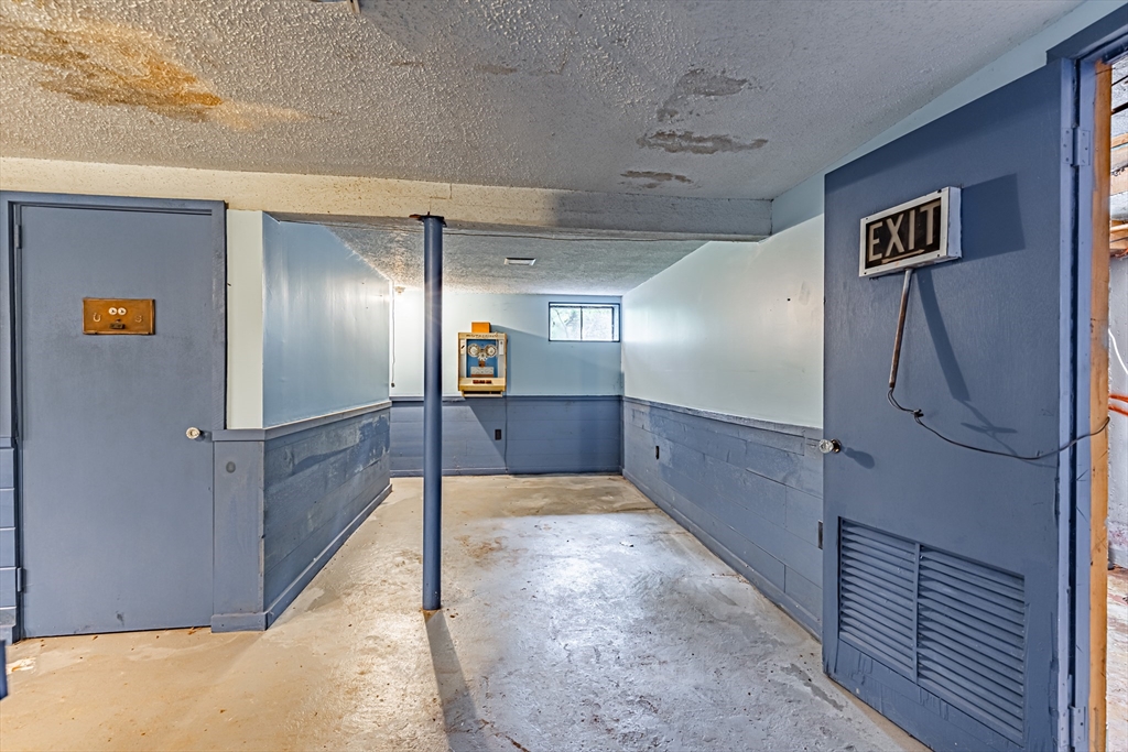 32 Tercentennial Drive