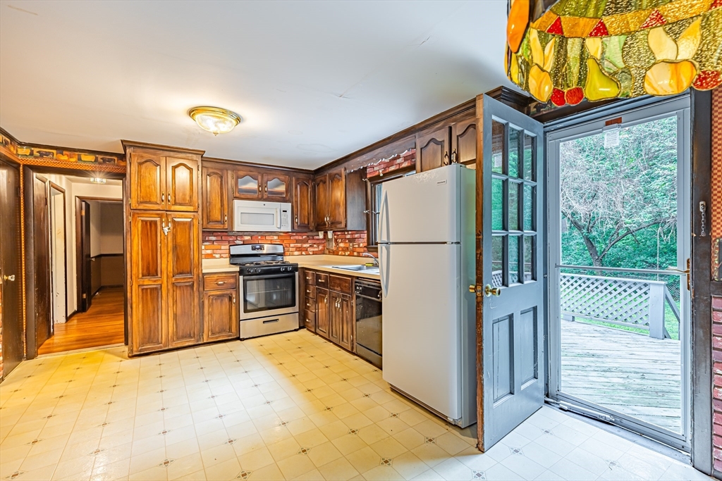 32 Tercentennial Drive