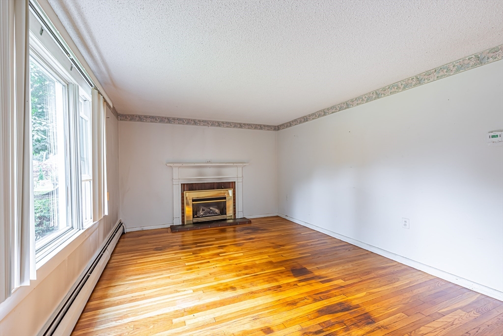 32 Tercentennial Drive