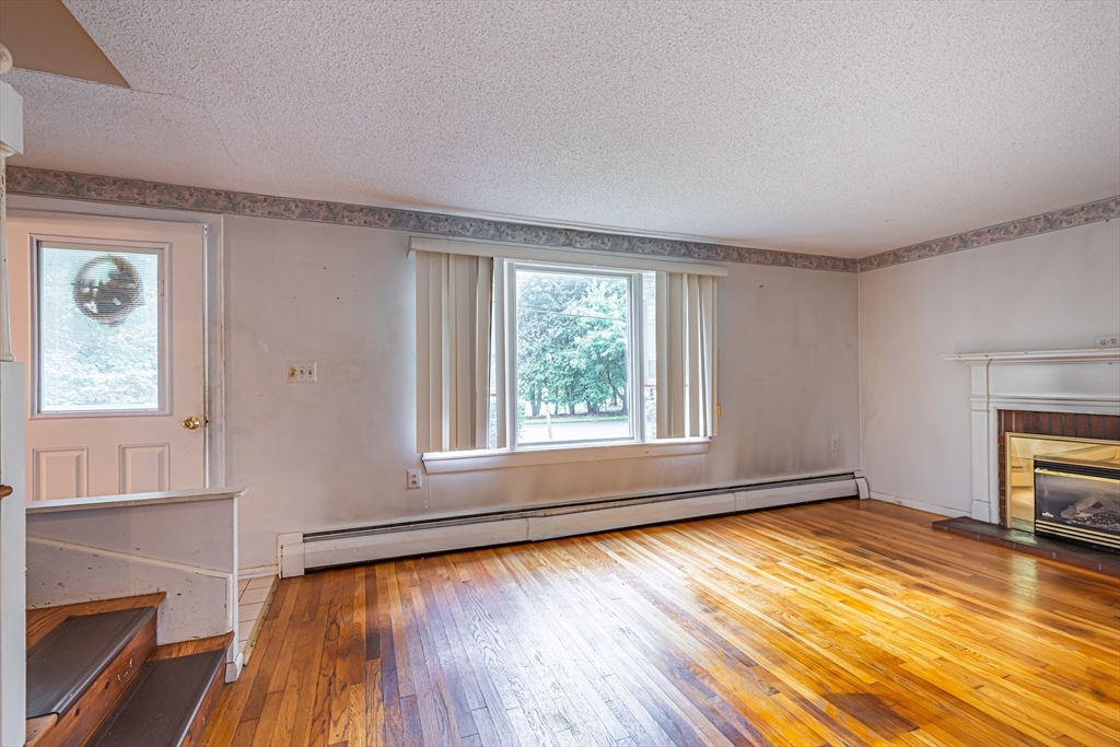 32 Tercentennial Drive