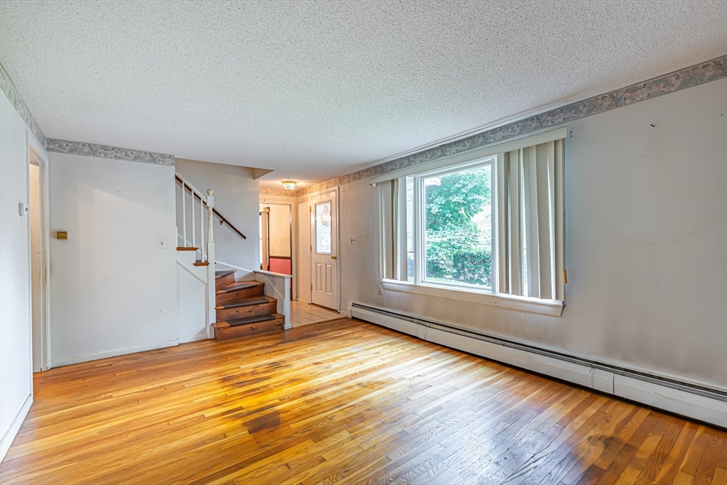 32 Tercentennial Drive